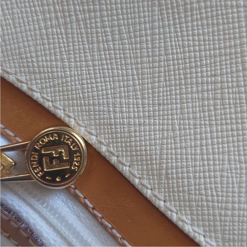 Fendi Elegant White and Tan Clutch Bag - Picture 6 of 16